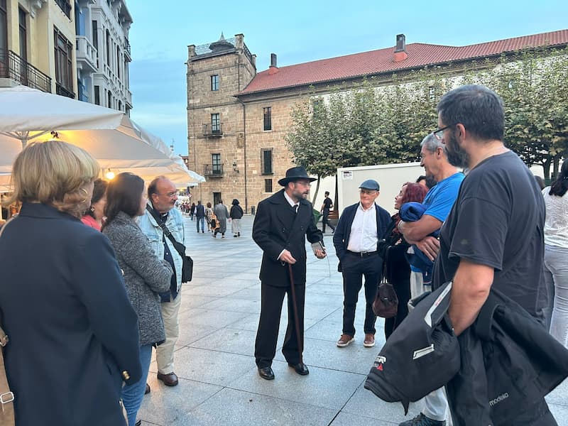 Sergio Buelga en visites dramatizaes